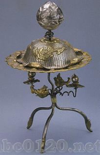 銀鍍金摩竭文蓮華形三脚蓋付塩盤