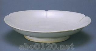 白磁五花形盤「官」字銘(2)