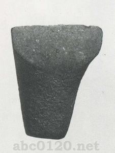 有肩有段片刃石斧