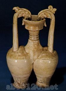 白磁龍耳双胴瓶