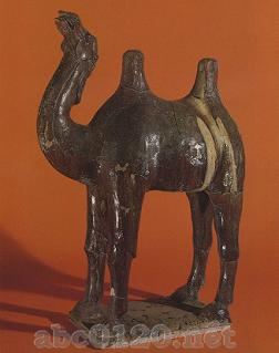 褐釉駱駝