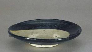 黒釉盤