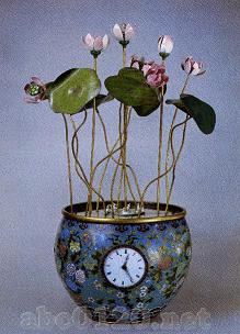 掐糸琺瑯蓮花罐飾時計