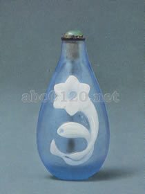 単色套料雕花鼻煙壺