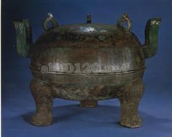 鉄足大鼎（九鼎の一）