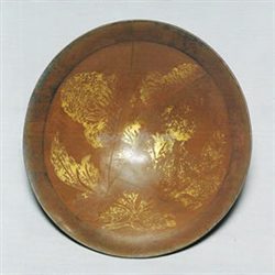 柿釉金銀彩牡丹文碗
