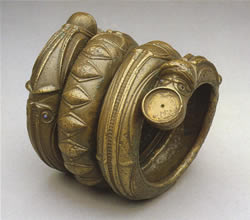 螺旋形上腕用腕輪